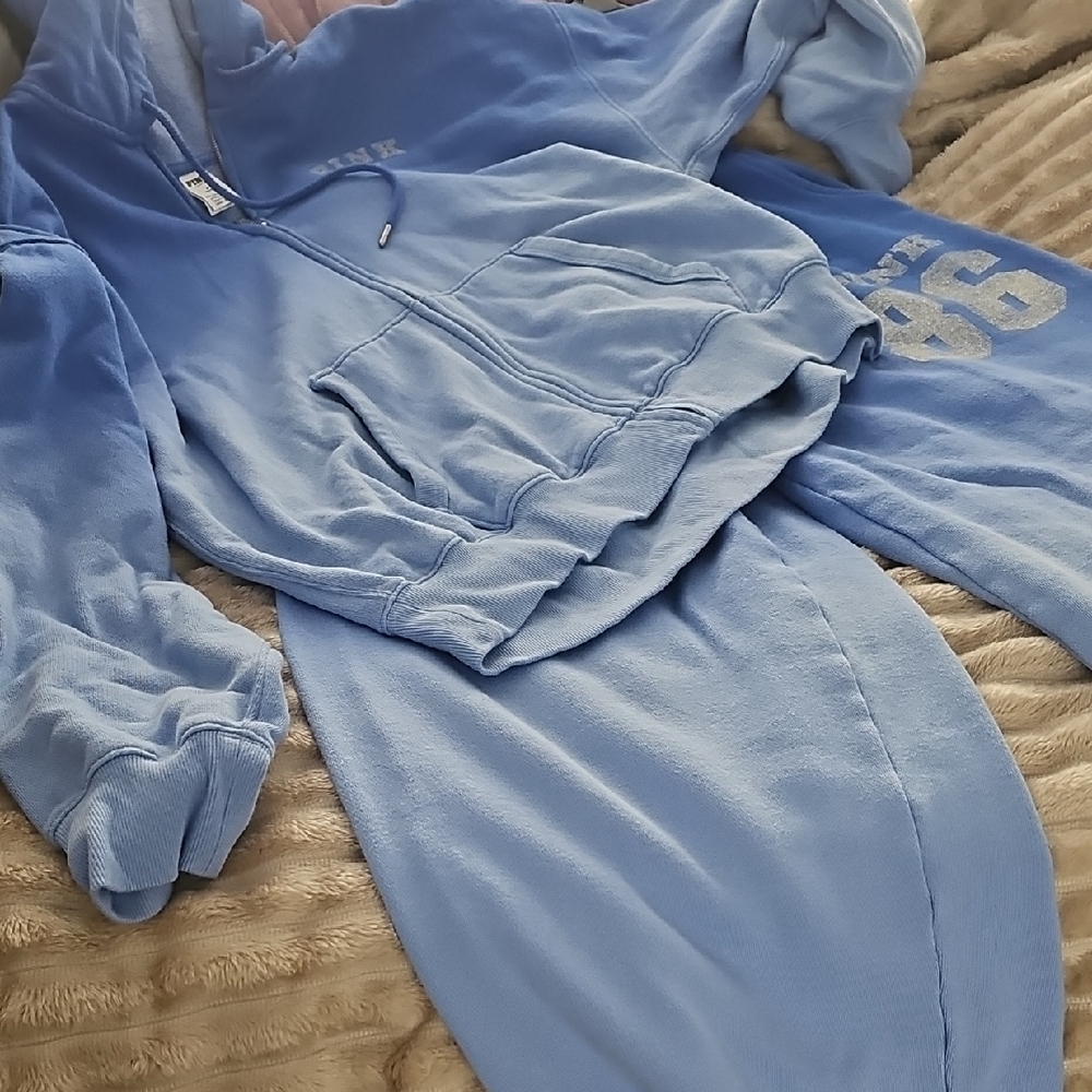 NWOT PINK  Victoria's Secret Light Blue Gradient Zip-Up Hoodie